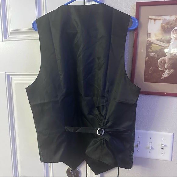 DiBanGu Green Paisley Men’s vest and neck tie set. - Picture 4 of 9